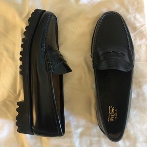 Brand new Bass Weejun loafers size 8